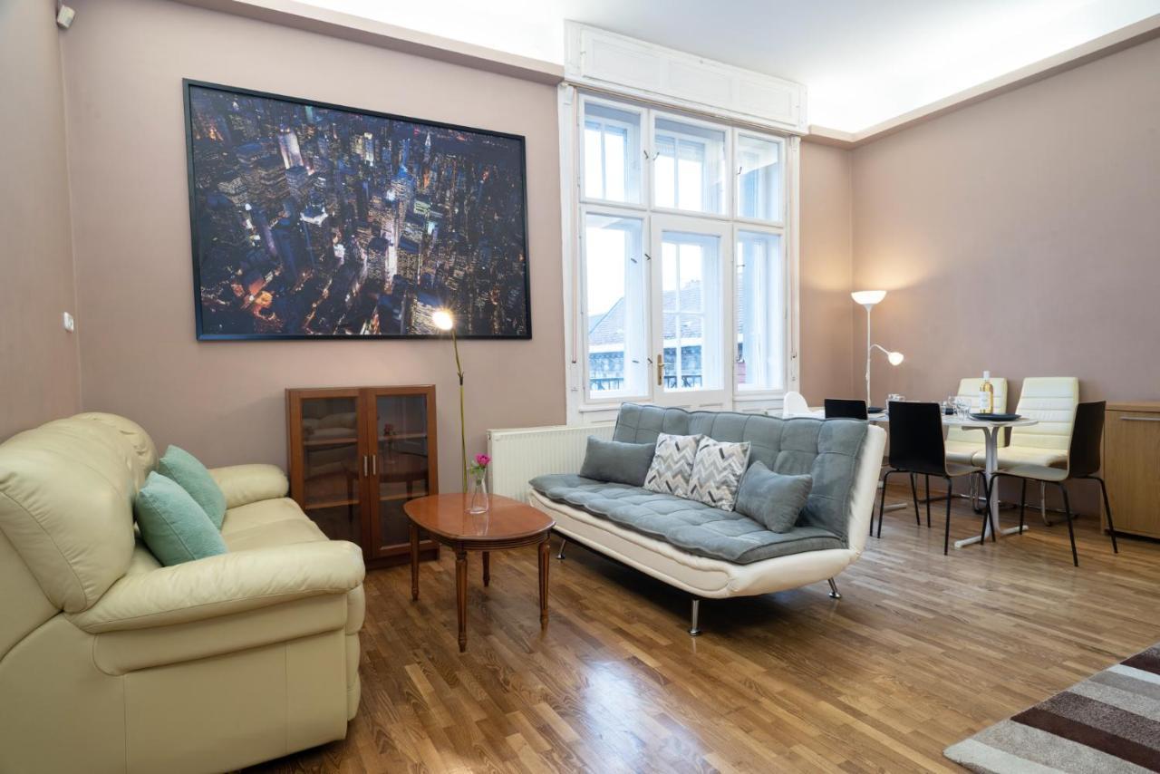Kiraly Central Apartment With Free Parking And Ac Budapest Eksteriør billede